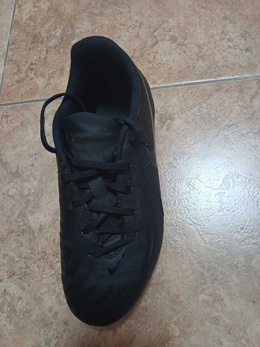Ghete fotbal iarbă