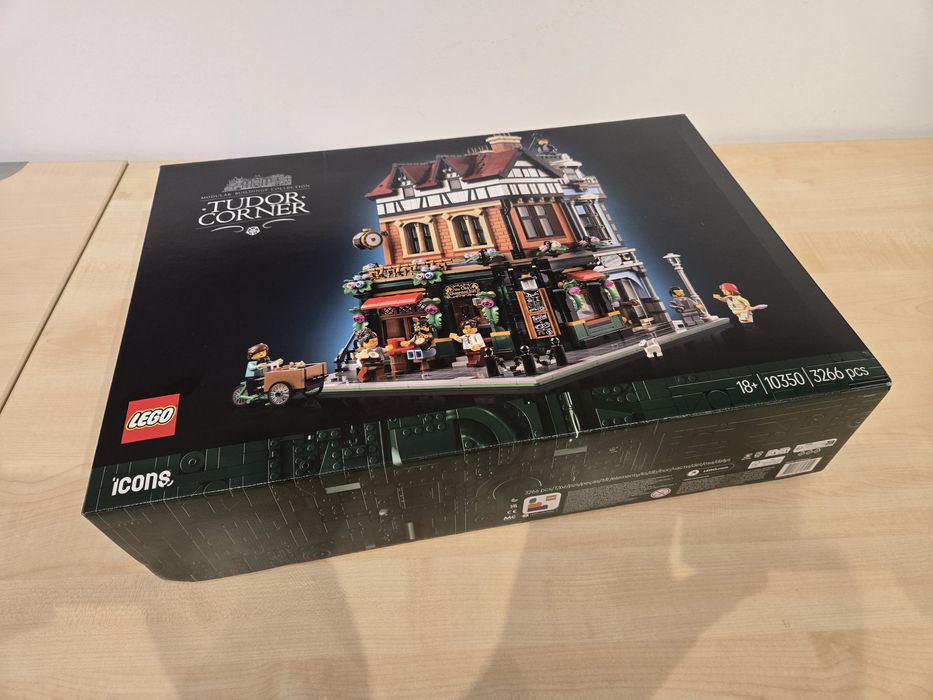 Set Lego Cladire  in stil Tudor 10350