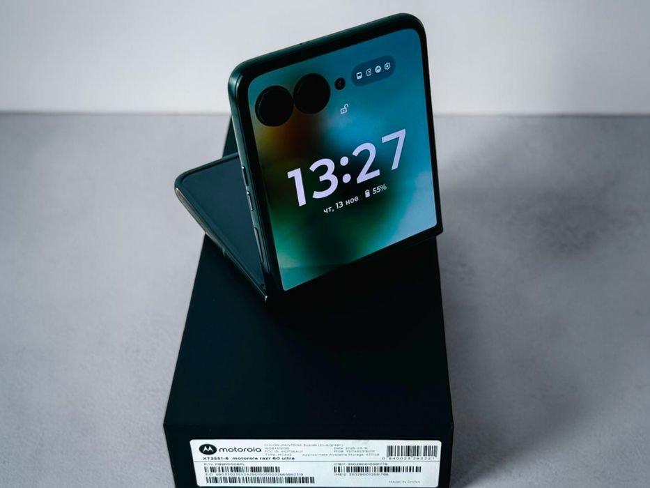 КАТО НОВ! Motorola Razr 60 Ultra 512GB 16RAM Scarab 2г. Гаранция!