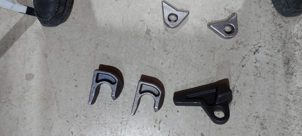 Carlige si ocheti sudabile, pentru cupe si furci incarcator frontal