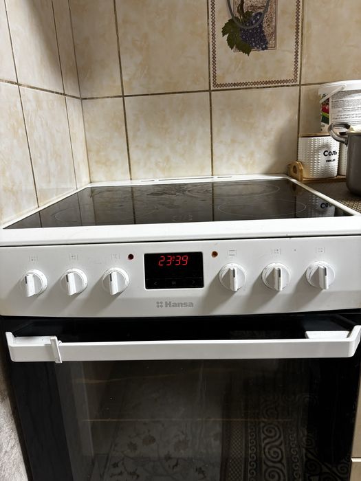 Индукционная электроплита hansa