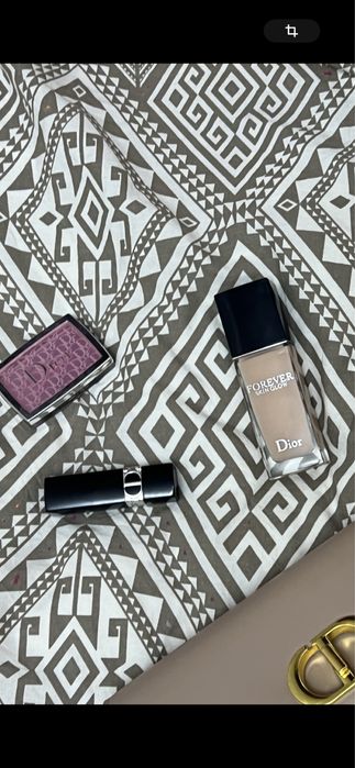 При покупке всего товара имеется торг и подарок