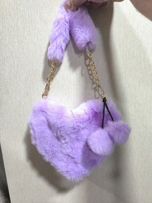Женские меховые сумочки