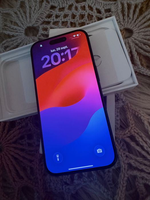 Vând iPhone 15 pro