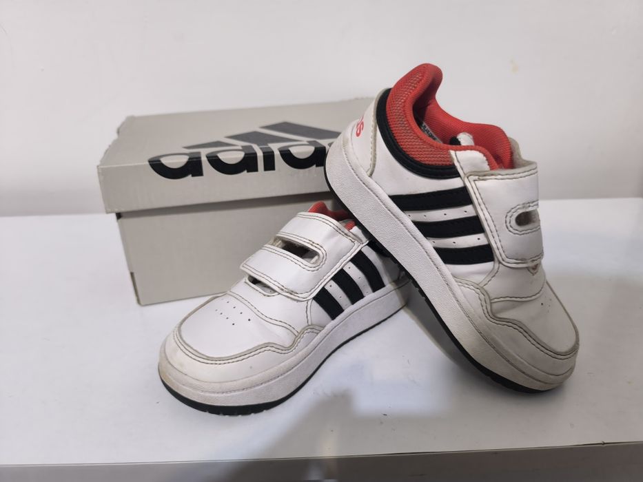 Adidas обувки номер 26