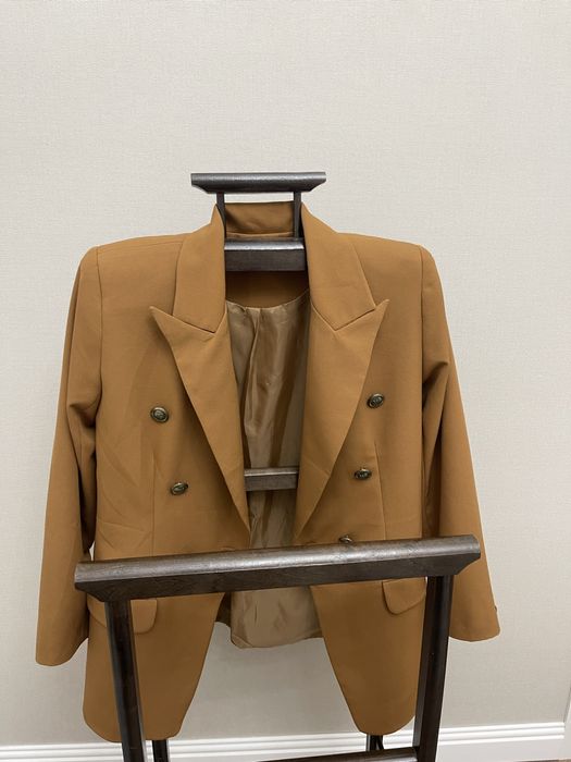 продам пиджаки (очень дешево )