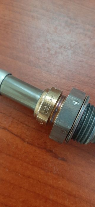 Универсальный лямбда зонд Denso.