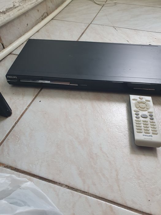 Dvd philips cu telecomanda.