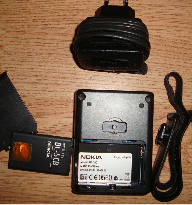 Handsfree auto Parrot Minikit Neo si Nokia HF-300 Wireless