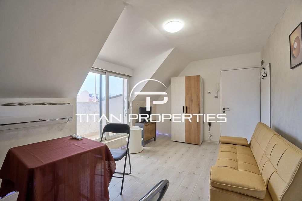 Дава се под наем Двустаен апартамент в Пловдив, Център - 30 кв.м за 325 € - Снимка #1