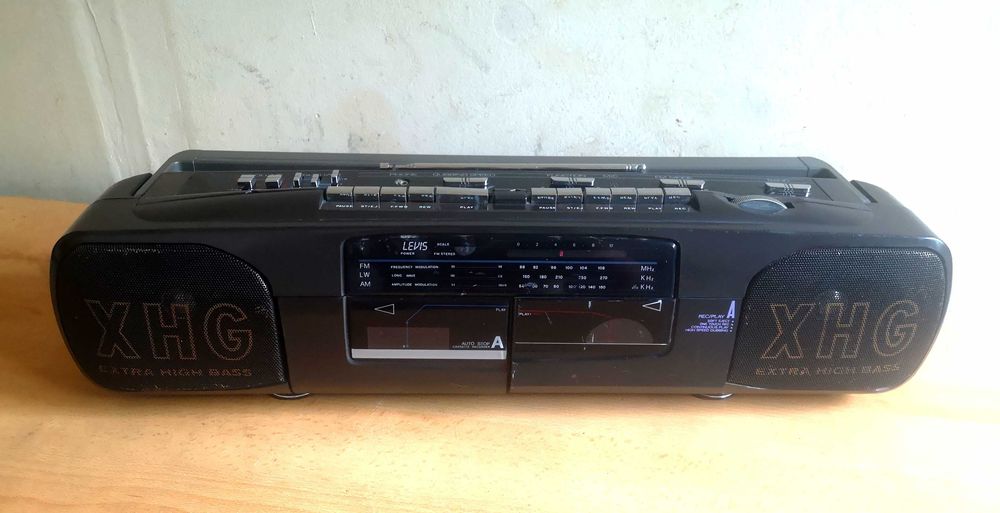 Radio casetofon pentru piese