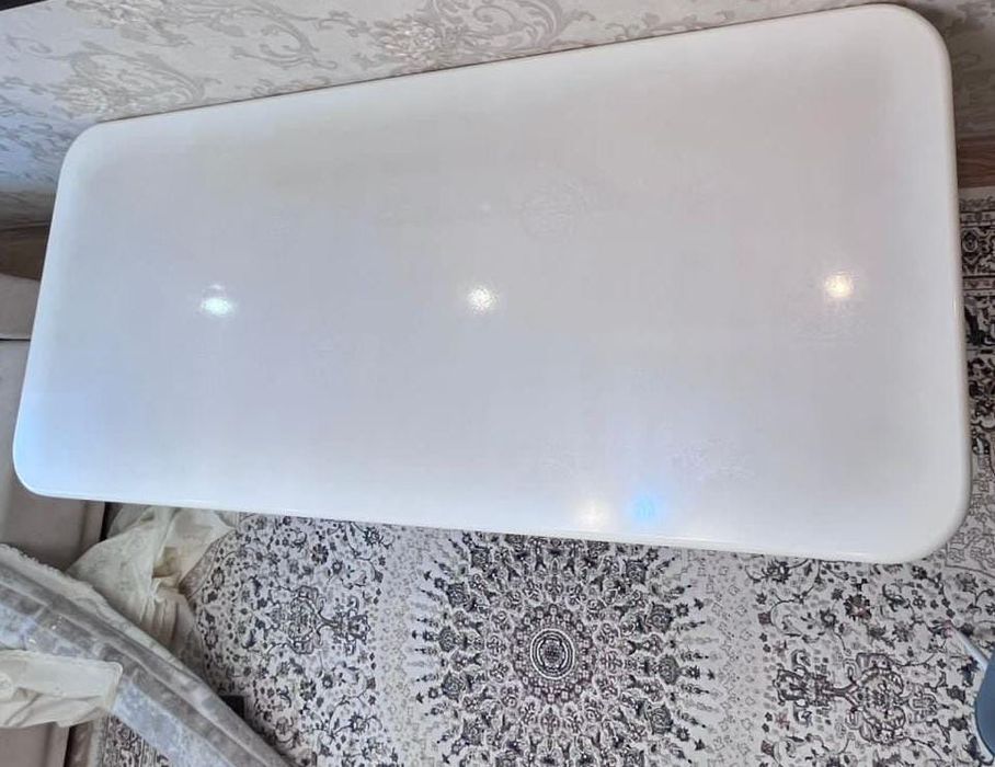 Стол для гостиной/кухни