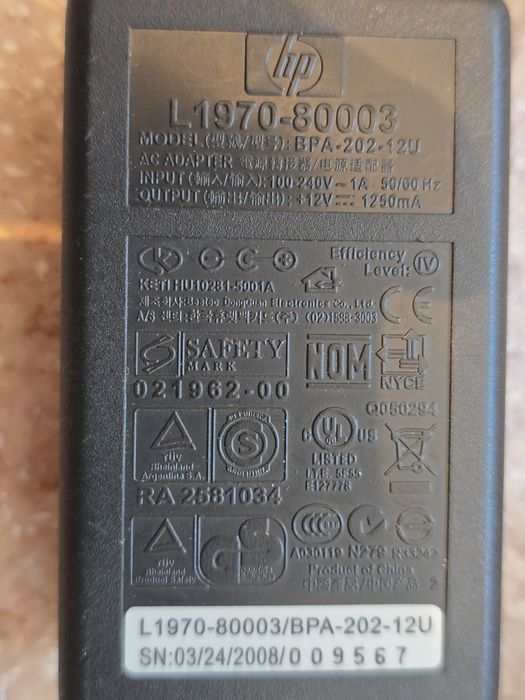 Продам зарядку для HP