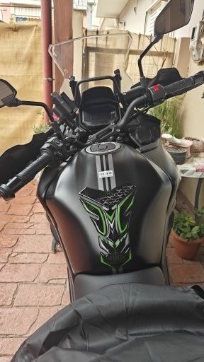 Протектори за резервоар червени и зелени универсални