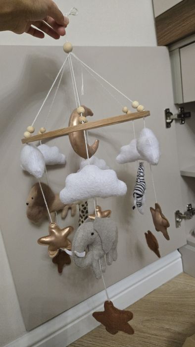 Детский мобиль деревянный