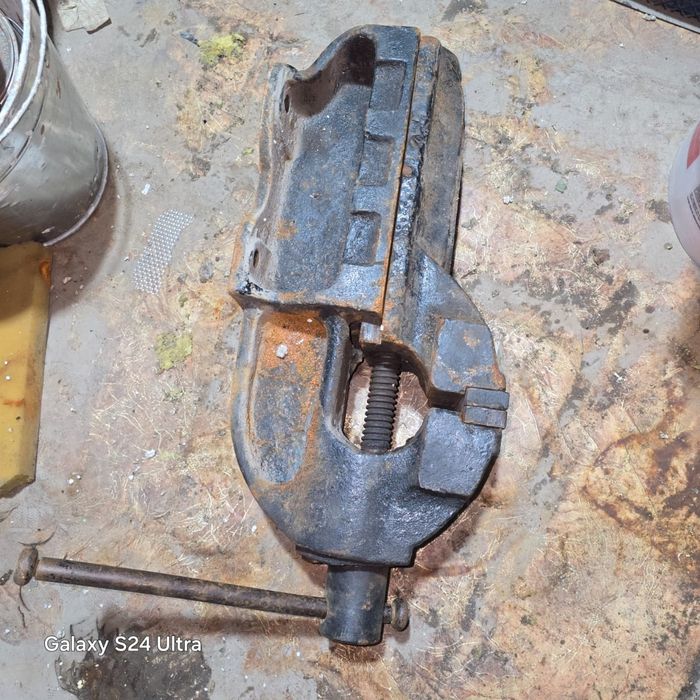 Продам тиски хорошее cделиенао СССР