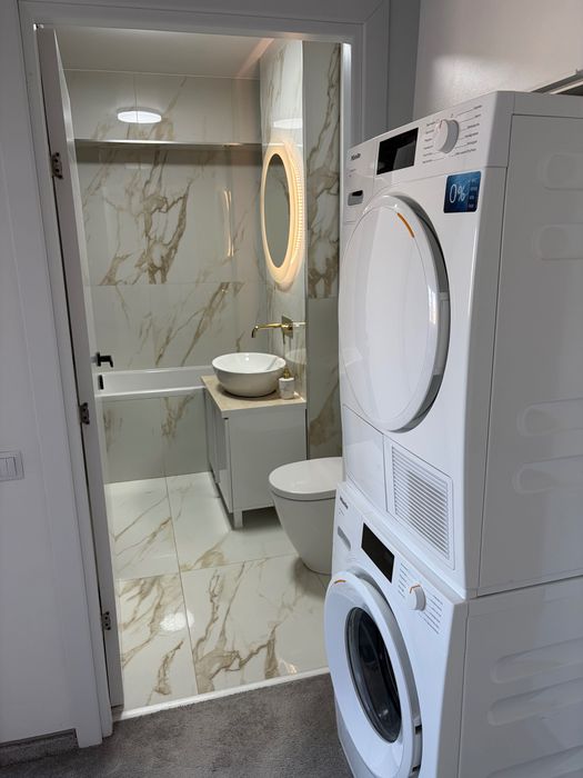 Apartament ultracentral de vanzare 4 camere, decomandat, Costaforu