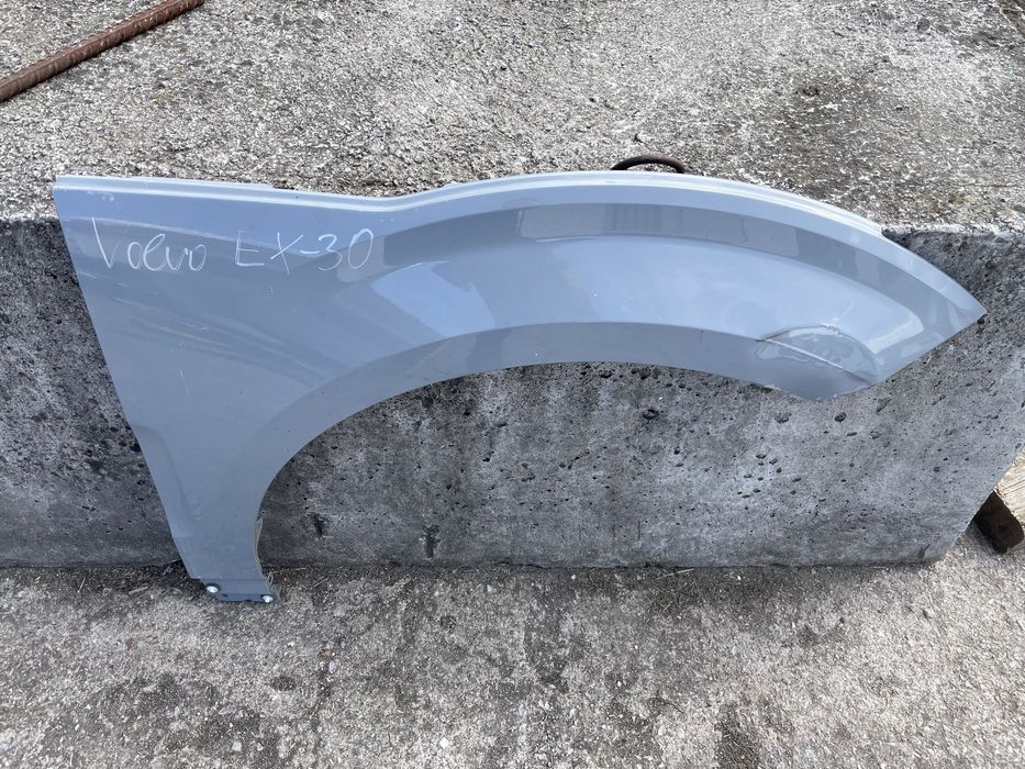 Десен калник за Volvo EX30 Волво ЕХ30  2023г-