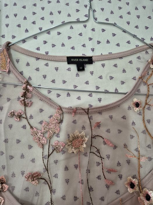 Vând rochiță damă