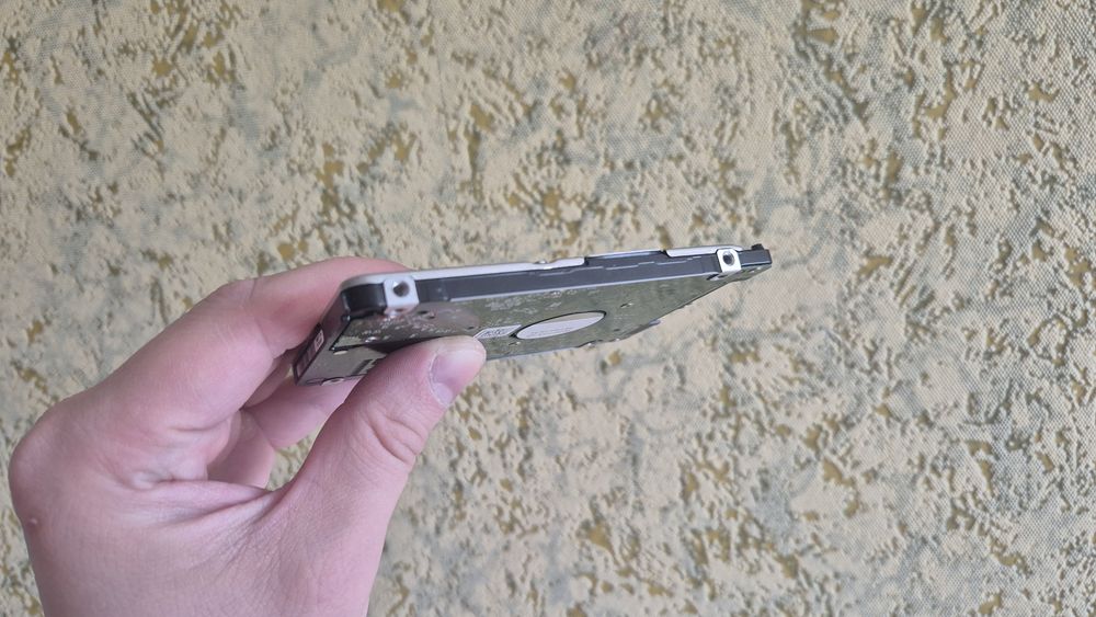 Жесткий диск для ноутбука 1 tb *