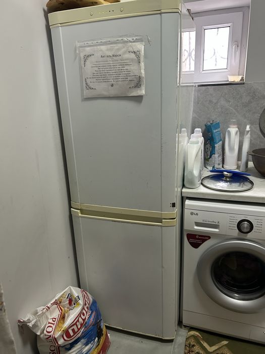 Холодильник Samsung