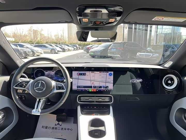 Mercedes-Benz CLA 300L PHEV 2025