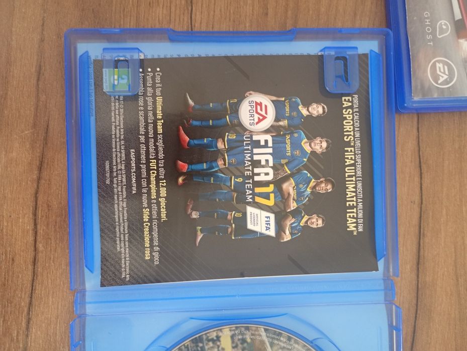 Vând joc de PS4 FIFA 17
