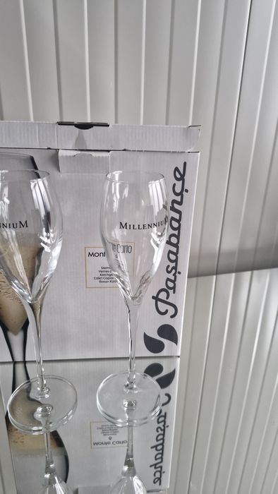 Pahare vin spumant