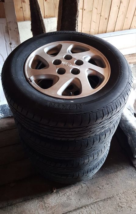 Диски с резиной камри 20