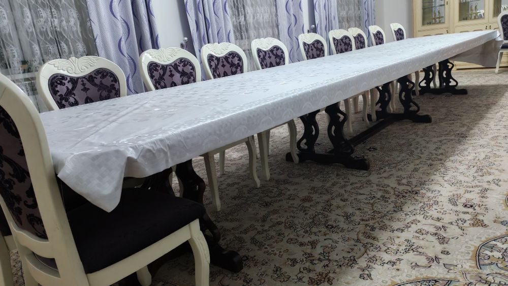 САТЫЛАДЫ стол стуляларымен