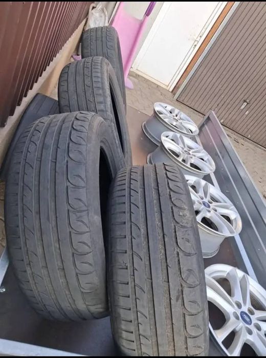 Vând jante ford R17