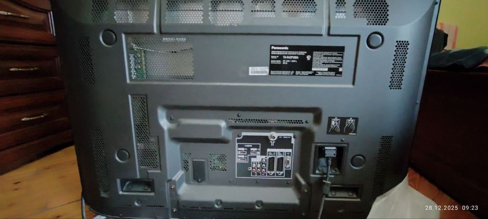 Плазменный телевизор Panasonic 42” + приставка UzDigital TV