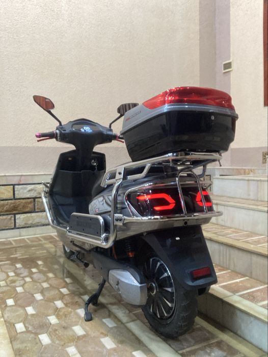 Elektira skuter tezligi baland