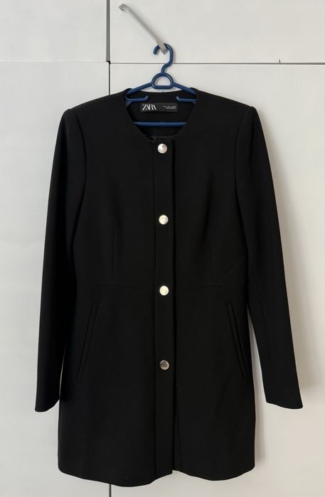 Дълго вталено сако ZARA