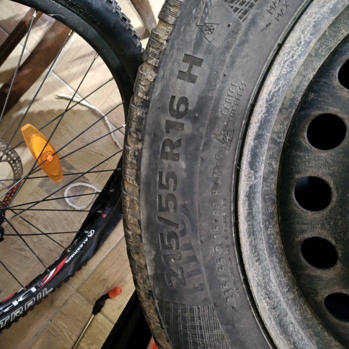 4 jante cu 2 anvelope 215/55/r16 original pt Ford