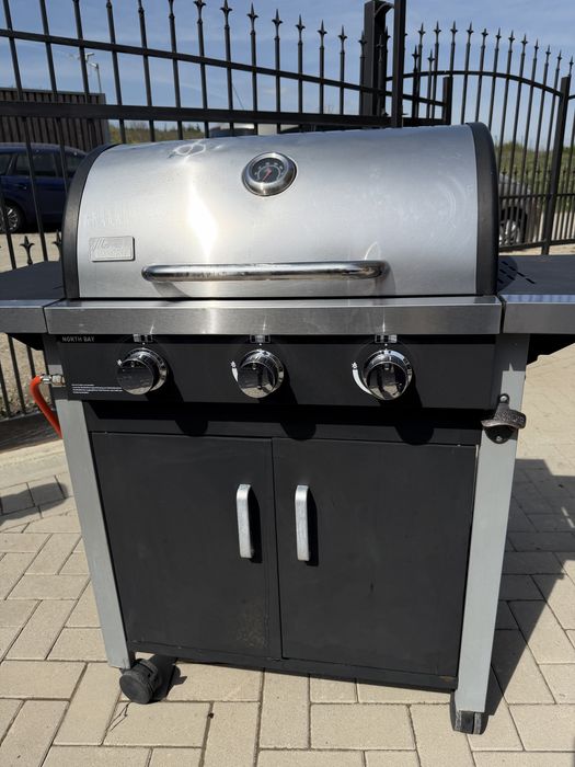 Grill pe gaz cu aprindere automata