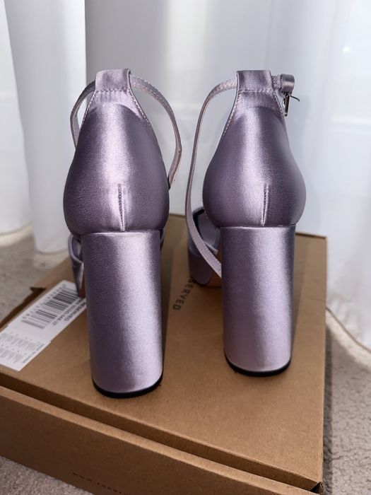 Pantofi cu toc înalt RESERVED 37