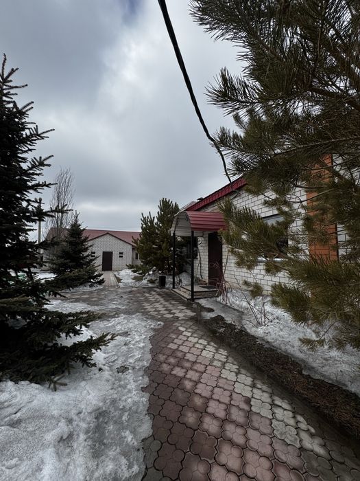 Сдаётся здание 1000 м²