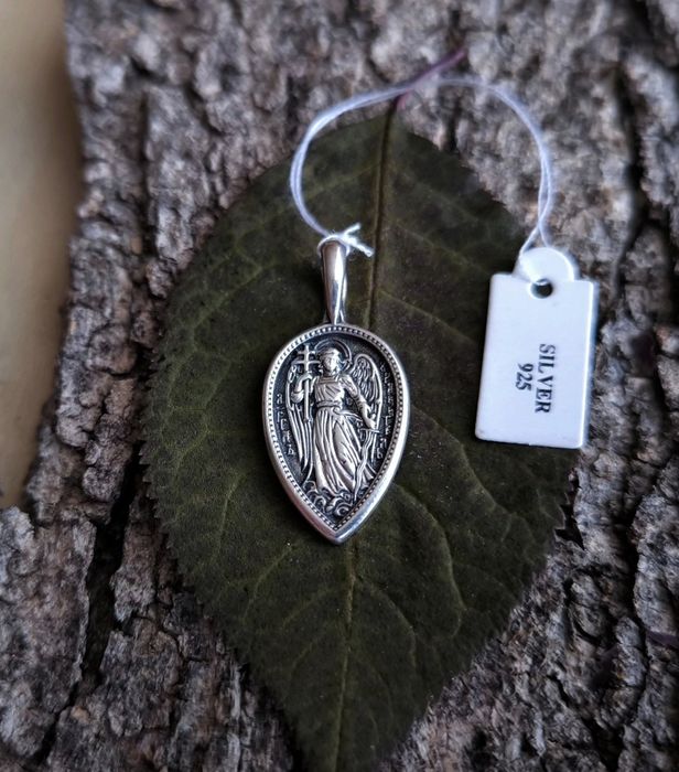 Сребърни кръстове и медальони