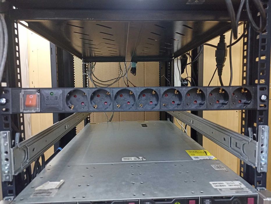 Розетки для серверного шкафа, 16 ампер 8 точек.: 9 000 тг. - Серверы ...