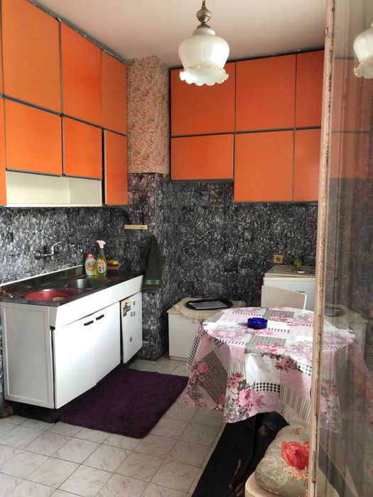 Тристаен апартамент в Люлин 4