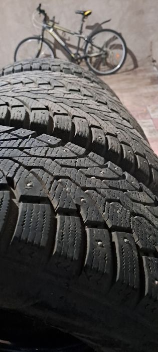 Продам зимние шины 215/65/16