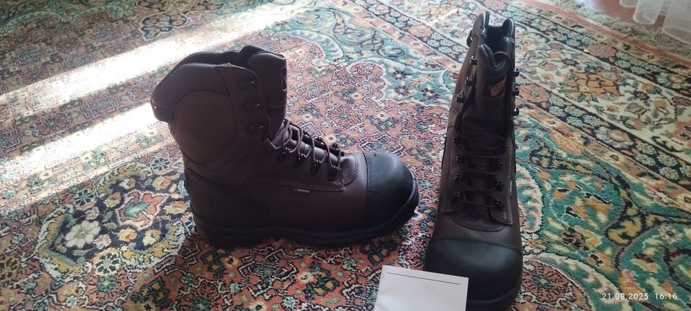 Продам мужские ботинки