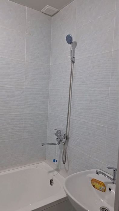 Navoiy shahar vayenni garadok 1 magazin orqa tarafidagi yani dom