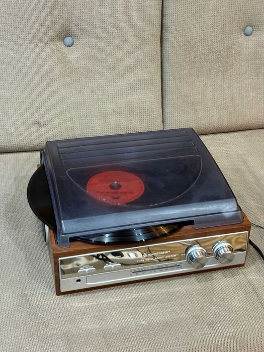 Pick-up cu radio AM-FM Soundmaster PL-186