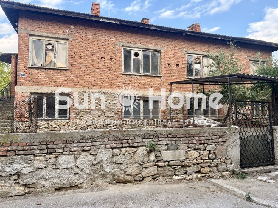 ПРОДАВА - Къща - гр. Харманли - 0 - Партер.