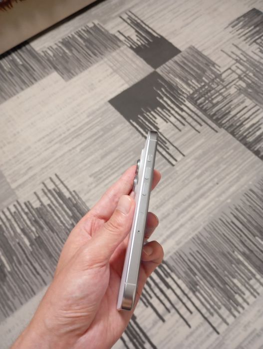 iPhone 16 pro 128GB срочно