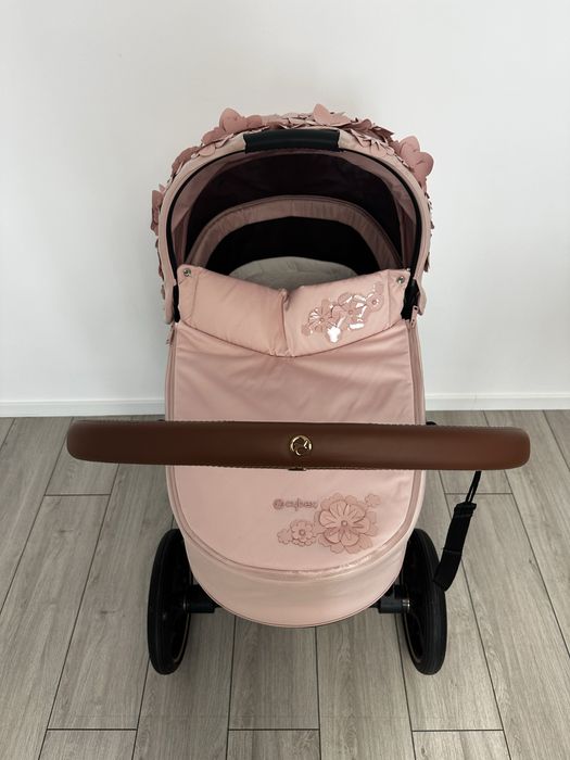 Cybex priam rose gold + landou simply flowers