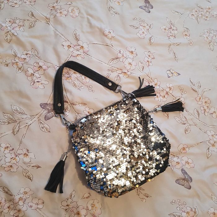 Продам новую кожаную сумку