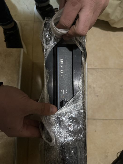 Професионална уредба 2бр тонколони 1 бас каса и стъпало